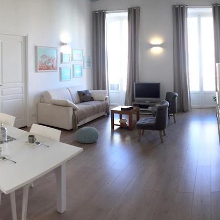 2 Bedrooms Appartement In Central Location On The Famous Place Massena Nice Exteriör bild